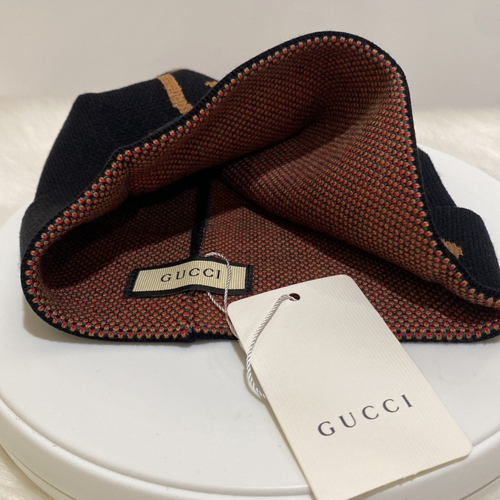 Gucci Black Beanie with Gold Logo and Green-Red Stripe - Picture 6 of 7